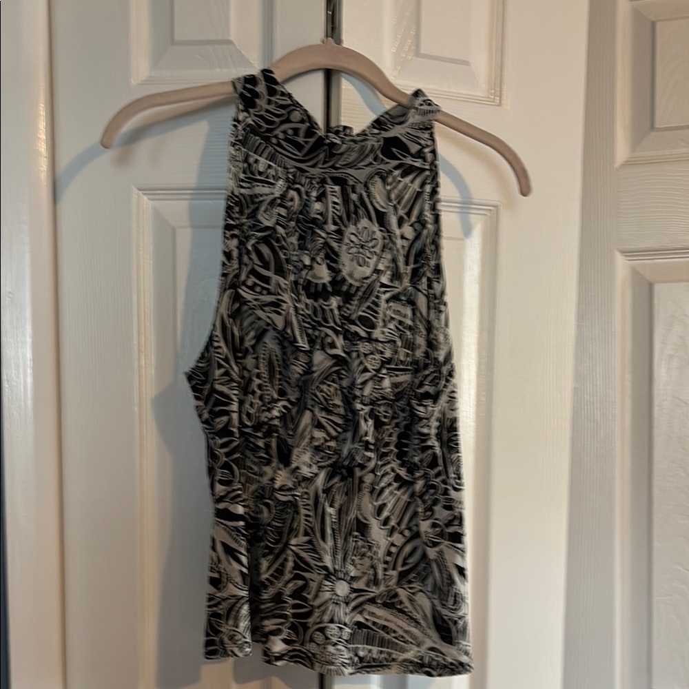 Alfani sleeveless black and white ruffle shirt size large petite NWOT